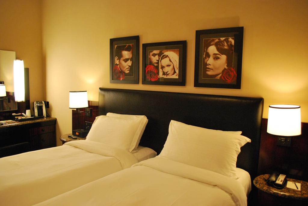 washington square hotel